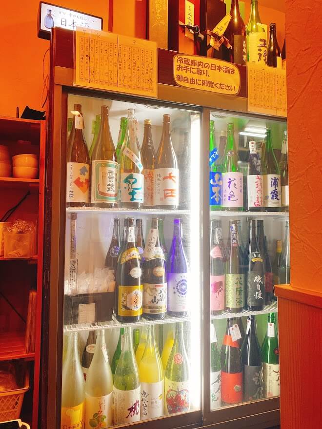 大和市中央林間「居酒屋さいや」日本酒の冷蔵庫