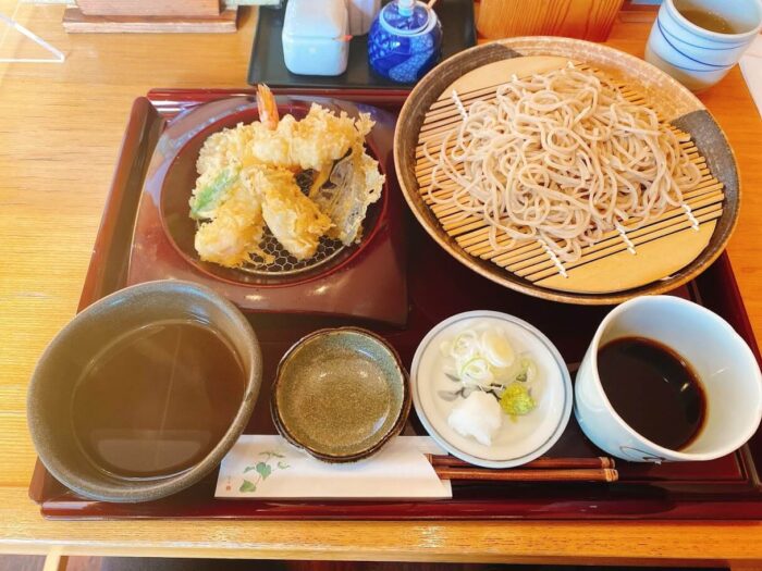 大和市中央林間「石臼挽き蕎麦 まるぬき」天ぷらセット