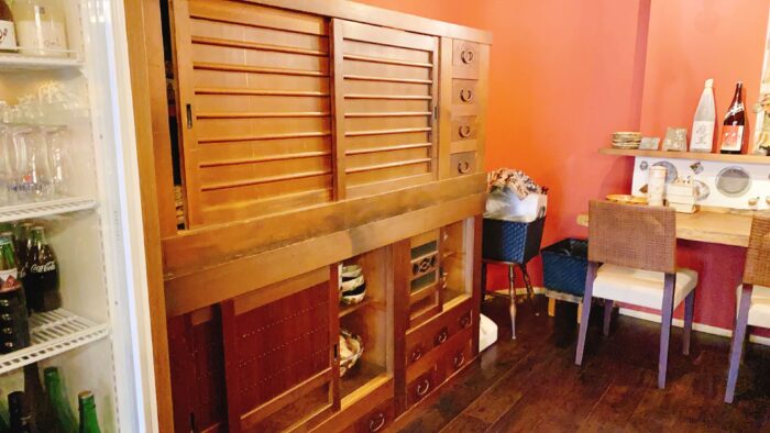 大和市大和南「おでんバル楽」木製戸棚