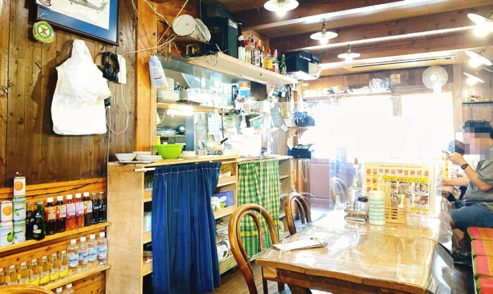 大和市南林間「タイ国料理イーサン食堂」店内雰囲気