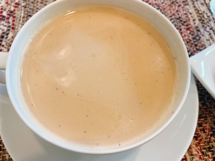 大和市南林間「欧風菓子クドウ」インド風ミルクコーヒーアップ