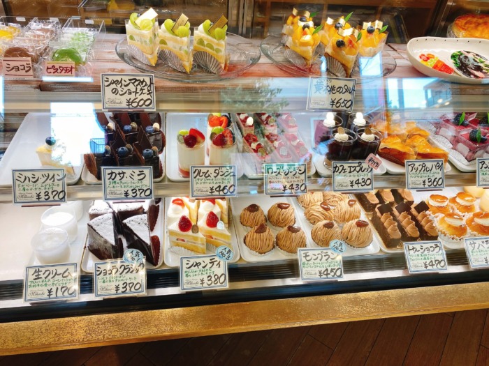 大和市福田「洋菓子の店ミハシ」ケーキコーナー、モンブラン、シャインマスカットのショートケーキ等