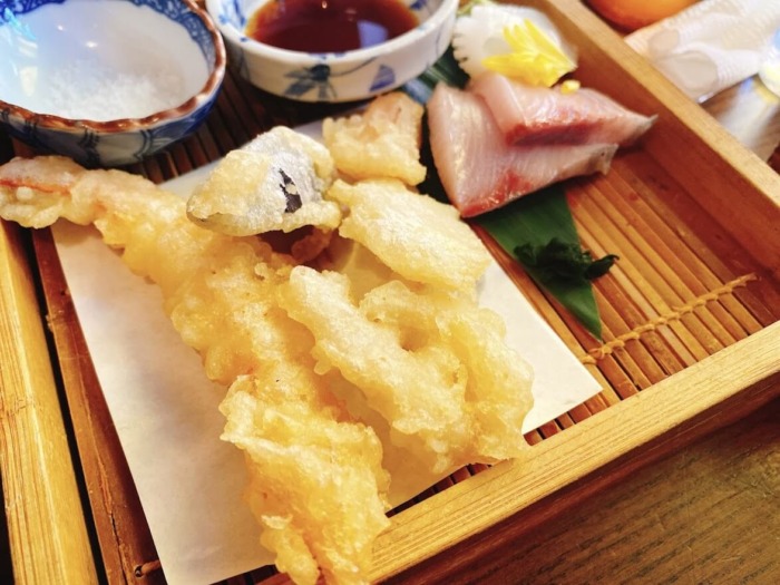 大和市中央林間「EN別邸」レディースセットの主菜天ぷらとお刺身３