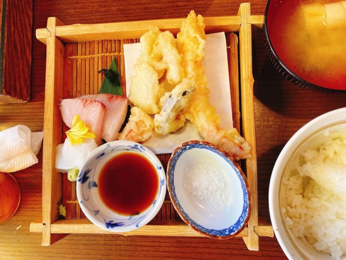 大和市中央林間「EN別邸」レディースセットの主菜天ぷらとお刺身