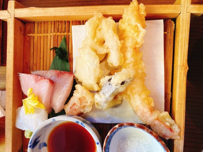 大和市中央林間「EN別邸」レディースセットの主菜天ぷらとお刺身２