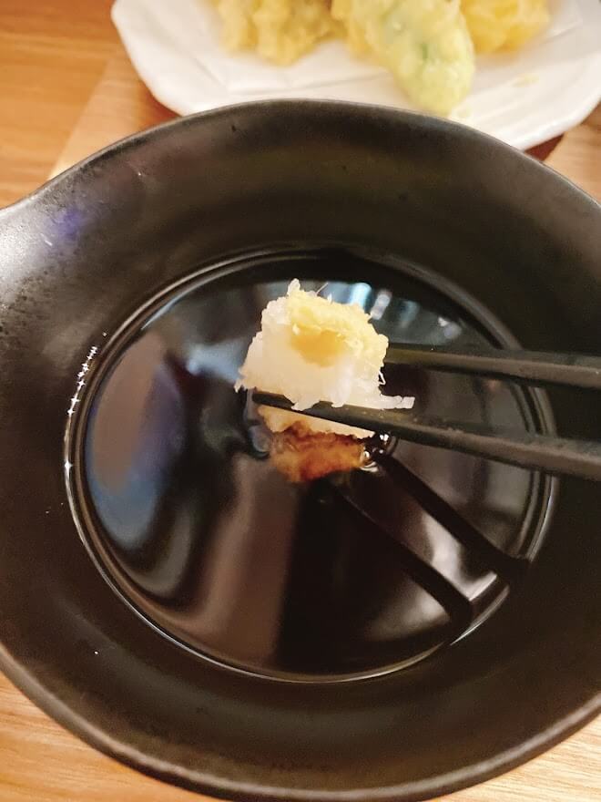 大和市大和東「居酒屋ウマイファクトリー」市場直送のお刺身定食の天ぷらアップ５