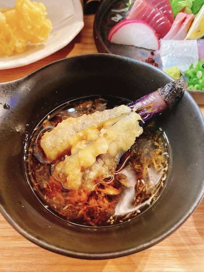 大和市大和東「居酒屋ウマイファクトリー」市場直送のお刺身定食の天ぷらアップ４