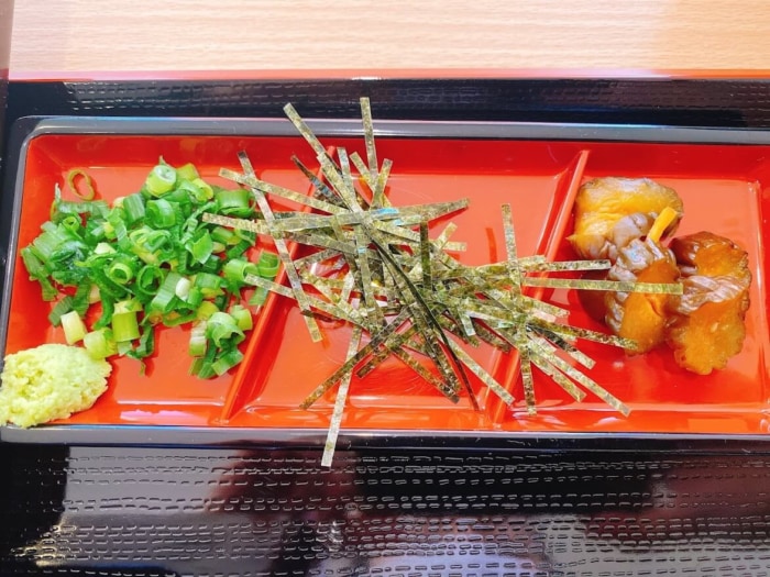大和市高座渋谷「鰻一(うないち)」うな重につく薬味と漬物
