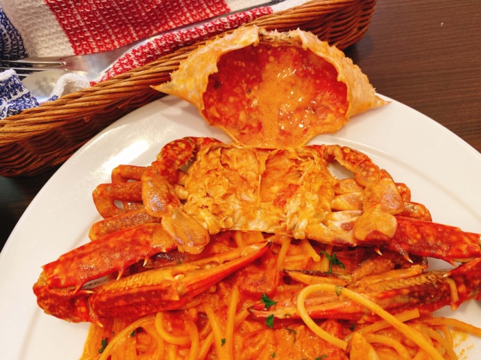 大和市つきみ野「シャンティ食堂」ワタリガニを1匹まるごと使ったトマトクリームパスタの蟹の中身