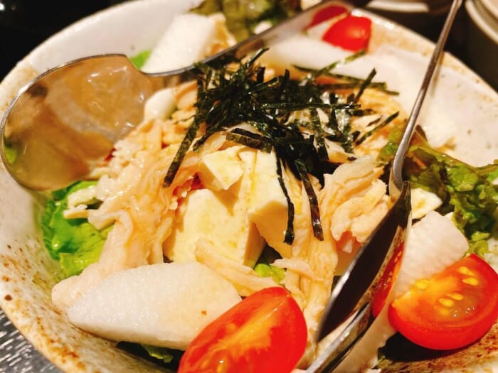 神奈川県大和市「とりいちず」蒸し鶏と長芋と豆腐の一途サラダ２