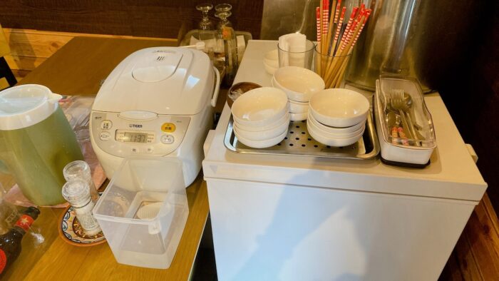 神奈川県大和市上草柳「銀河系ラーメンリオブール」セルフサービスのライス炊飯器