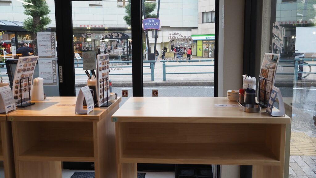 神奈川県大和市「立ち飲み酒場イザワショウテン」