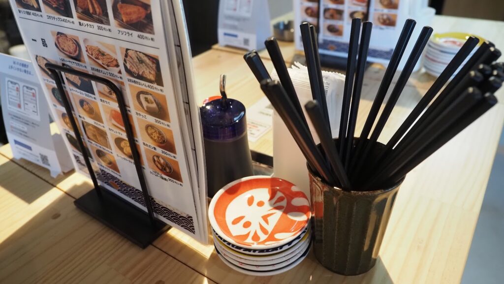 神奈川県大和市「立ち飲み酒場イザワショウテン」